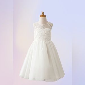 White A-Line/Princess Flower Girl Dress Size 4